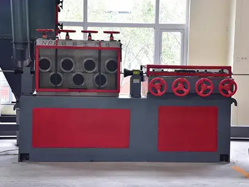 Machine de pré-redressage